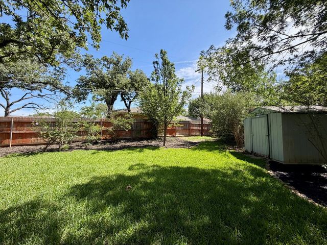 3609 Country Club Road, Arlington, TX 76013