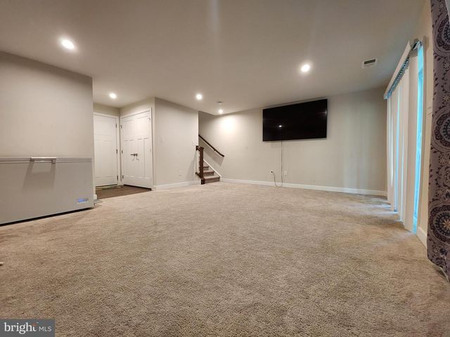 26 PEACOCK CIR, Sewell, NJ 08080