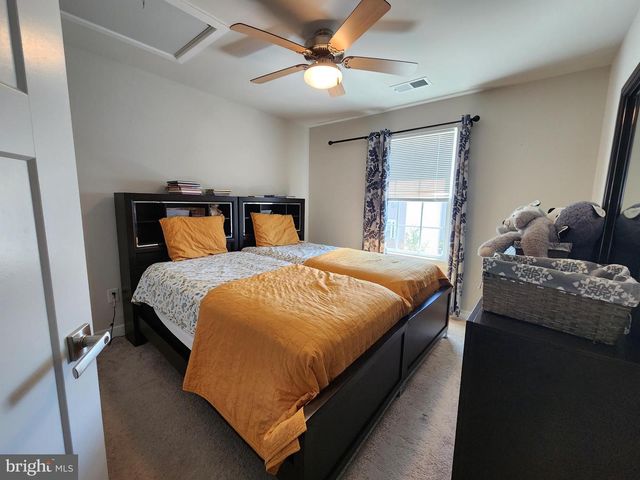 26 PEACOCK CIR, Sewell, NJ 08080