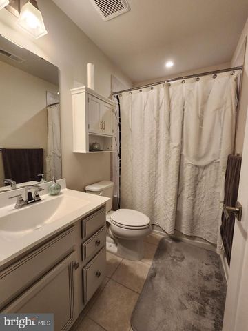 26 PEACOCK CIR, Sewell, NJ 08080