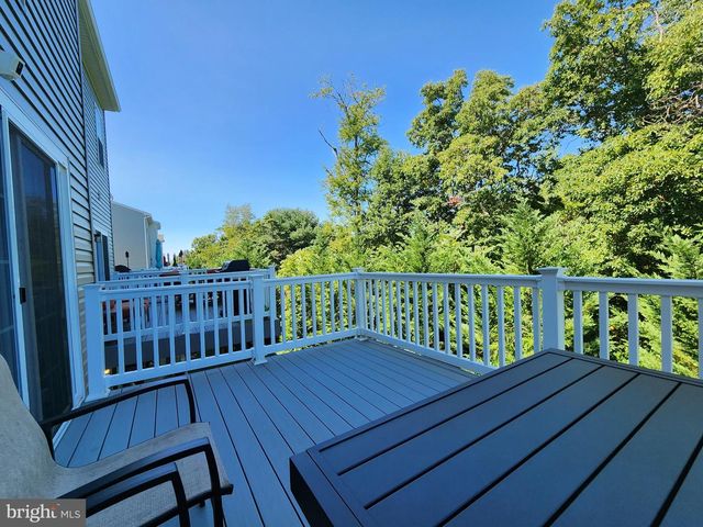 26 PEACOCK CIR, Sewell, NJ 08080