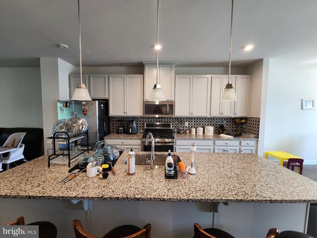 26 PEACOCK CIR, Sewell, NJ 08080