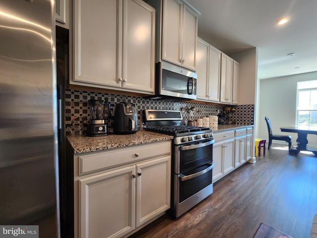 26 PEACOCK CIR, Sewell, NJ 08080