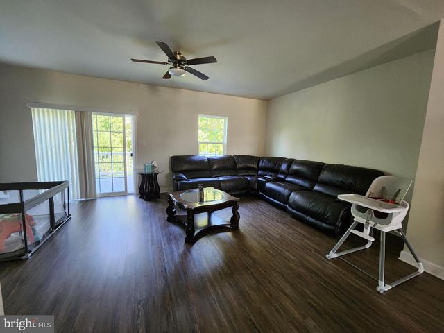 26 PEACOCK CIR, Sewell, NJ 08080