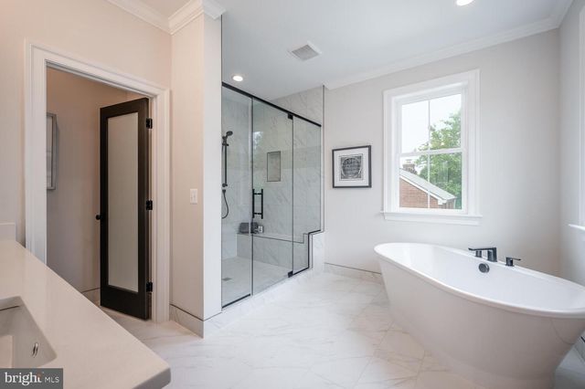 2119 N HARRISON ST, Arlington, VA 22205