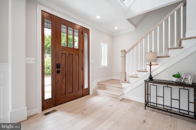 2119 N HARRISON ST, Arlington, VA 22205