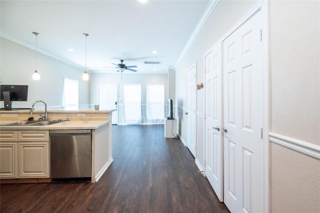 2101 Sealy Street, Galveston, TX 77550