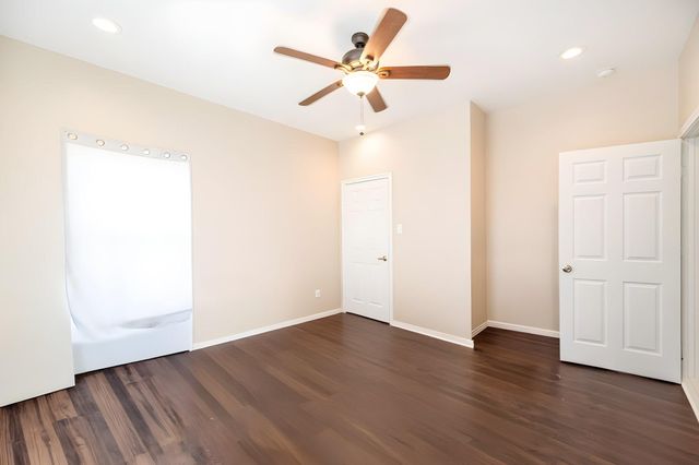 2101 Sealy Street, Galveston, TX 77550