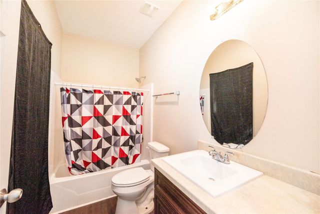 2101 Sealy Street, Galveston, TX 77550