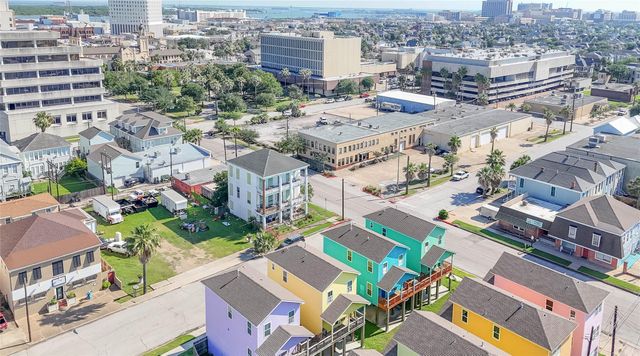 2101 Sealy Street, Galveston, TX 77550