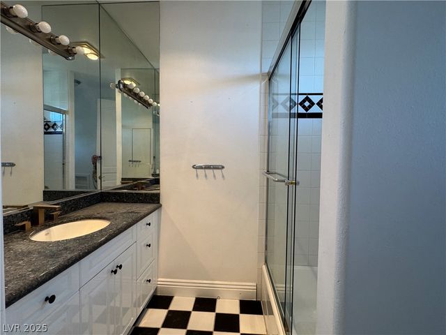 8137 Desert Jewel Circle, Las Vegas, NV 89128