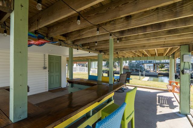 16531 Nassau Way, Jamaica Beach, TX 77554
