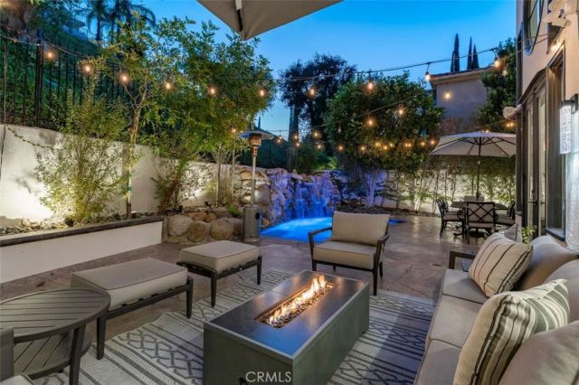 23262 Park Corniche, Calabasas, CA 91302