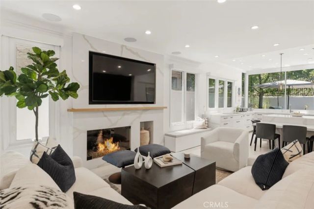 23262 Park Corniche, Calabasas, CA 91302
