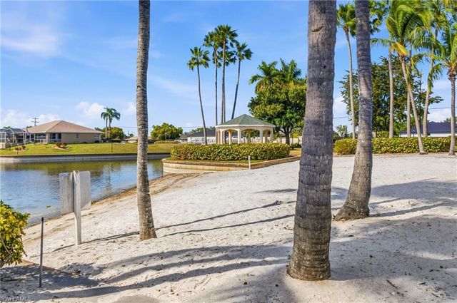 1777 Emerald Cove CIR, Cape Coral, FL 33991