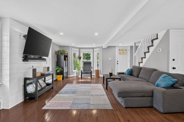 81 Littleton Rd, Chelmsford, MA 01824