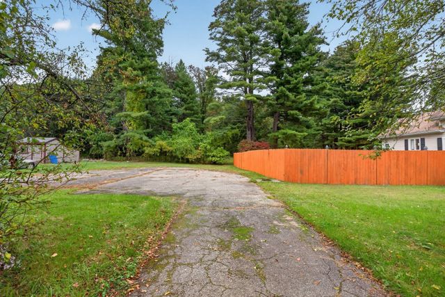 81 Littleton Rd, Chelmsford, MA 01824