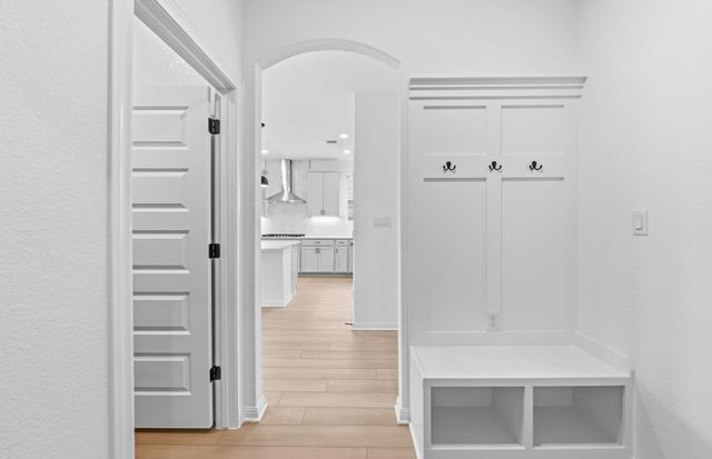 6917 Cliff Rose DR, Spicewood, TX 78669