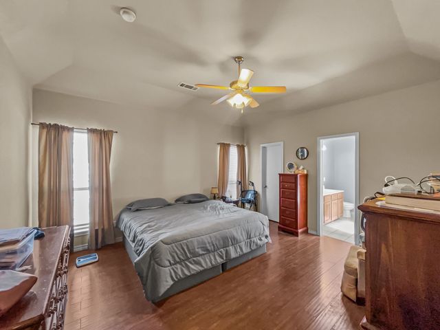 301 Quail Run Road, Red Oak, TX 75154
