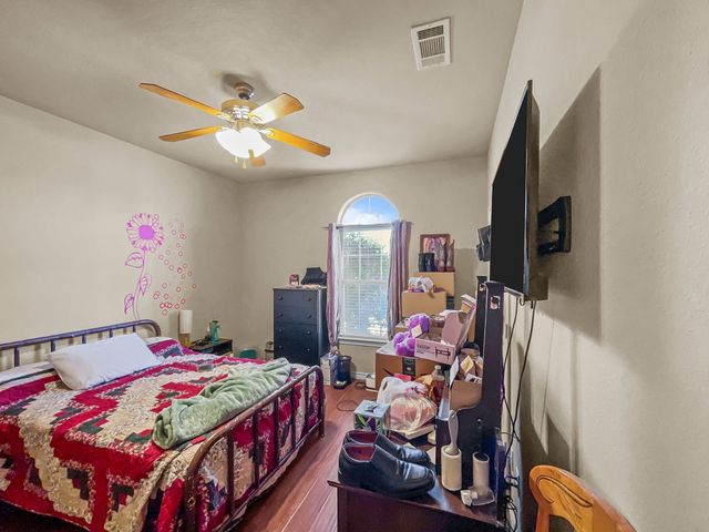 301 Quail Run Road, Red Oak, TX 75154