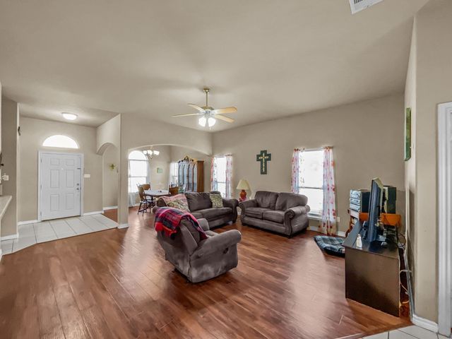 301 Quail Run Road, Red Oak, TX 75154