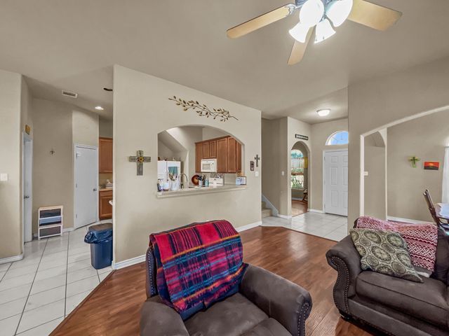 301 Quail Run Road, Red Oak, TX 75154
