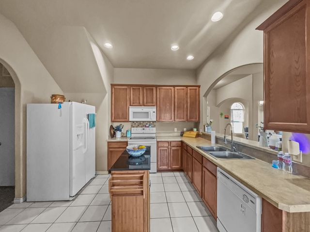 301 Quail Run Road, Red Oak, TX 75154