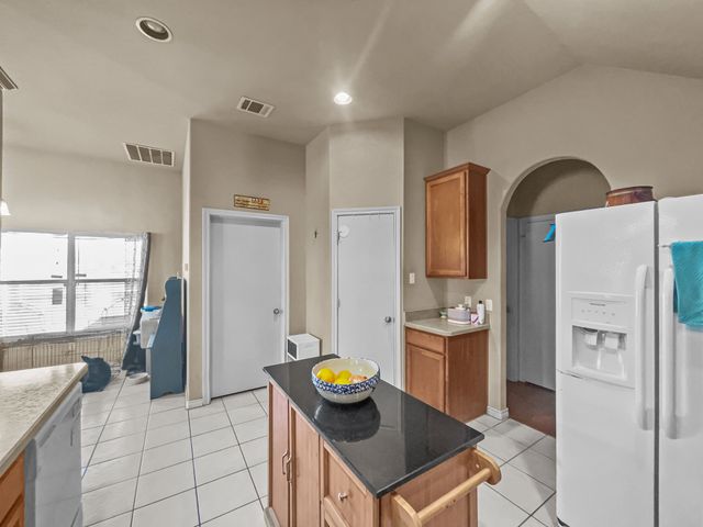 301 Quail Run Road, Red Oak, TX 75154