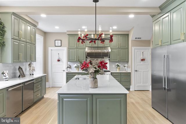 231 WOODLANE RD, Edgewater Park, NJ 08010