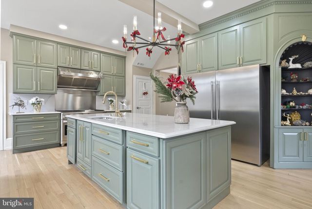 231 WOODLANE RD, Edgewater Park, NJ 08010