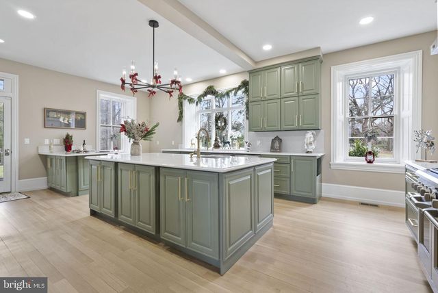 231 WOODLANE RD, Edgewater Park, NJ 08010