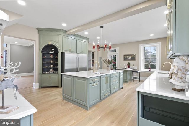 231 WOODLANE RD, Edgewater Park, NJ 08010