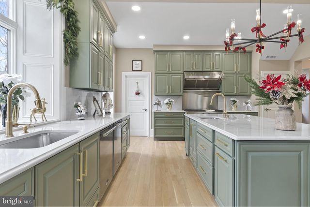 231 WOODLANE RD, Edgewater Park, NJ 08010