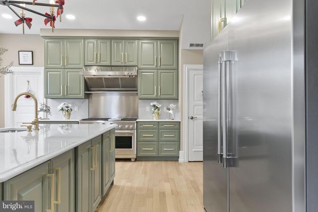 231 WOODLANE RD, Edgewater Park, NJ 08010