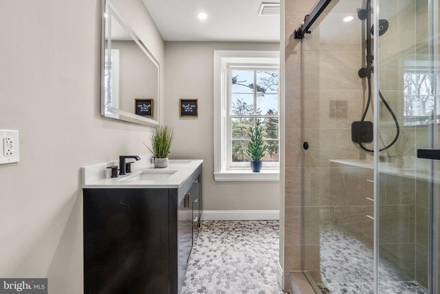 231 WOODLANE RD, Edgewater Park, NJ 08010