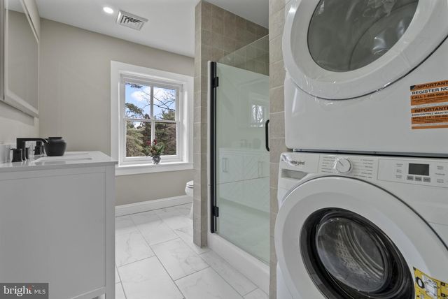 231 WOODLANE RD, Edgewater Park, NJ 08010