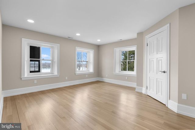 231 WOODLANE RD, Edgewater Park, NJ 08010