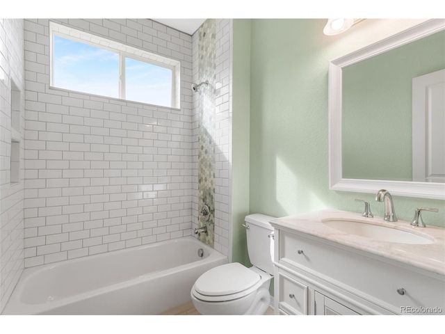 1530 Lincoln St, Longmont, CO 80501