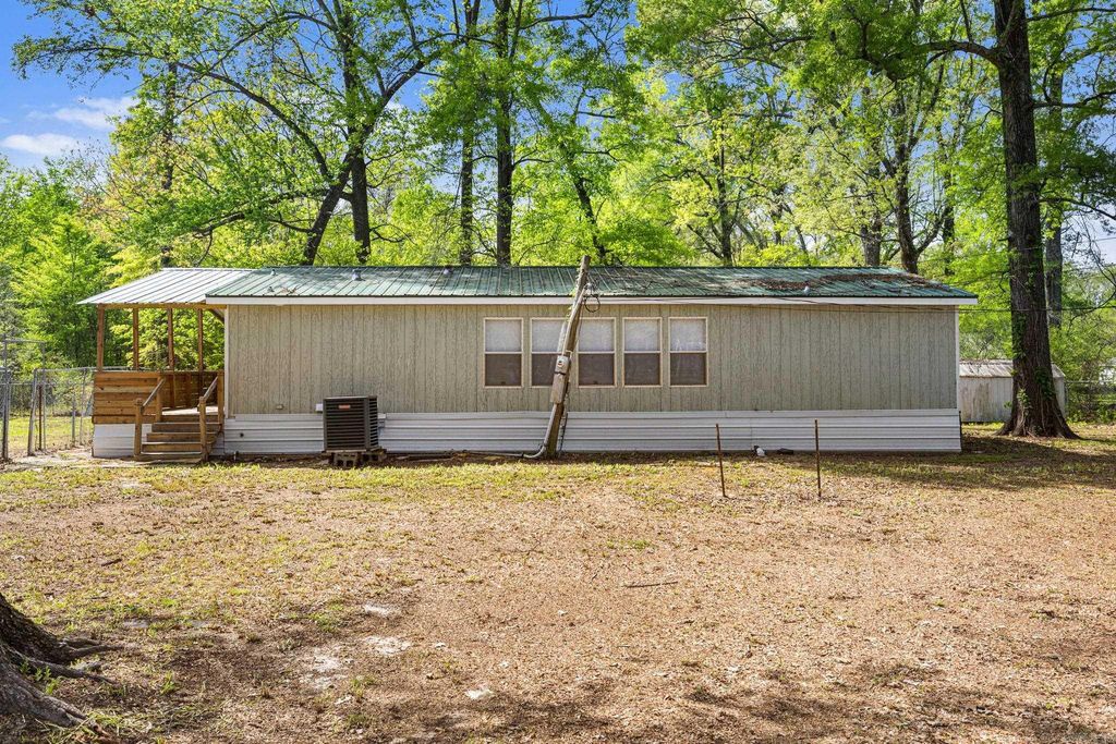 902 Sherman Hill Road, Jacksonville, AR 72076