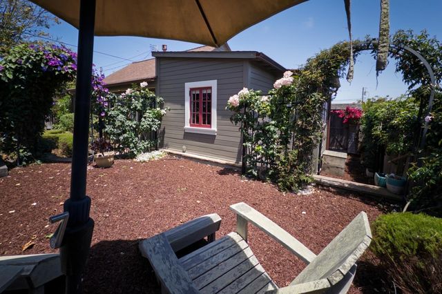 515 Dickman Avenue, Monterey, CA 93940