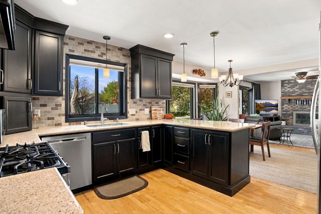 10626 Daisy Circle, Bloomington, MN 55438
