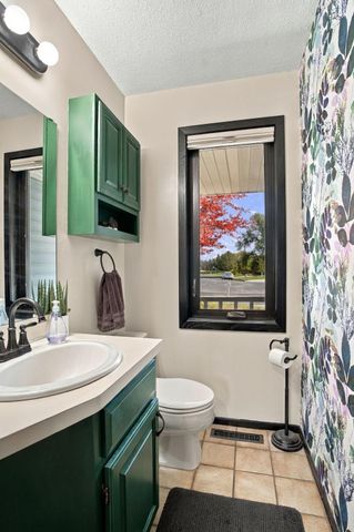 10626 Daisy Circle, Bloomington, MN 55438