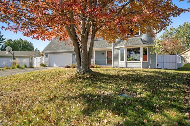 10626 Daisy Circle, Bloomington, MN 55438