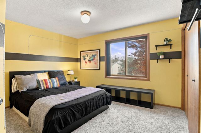 10626 Daisy Circle, Bloomington, MN 55438
