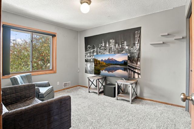 10626 Daisy Circle, Bloomington, MN 55438