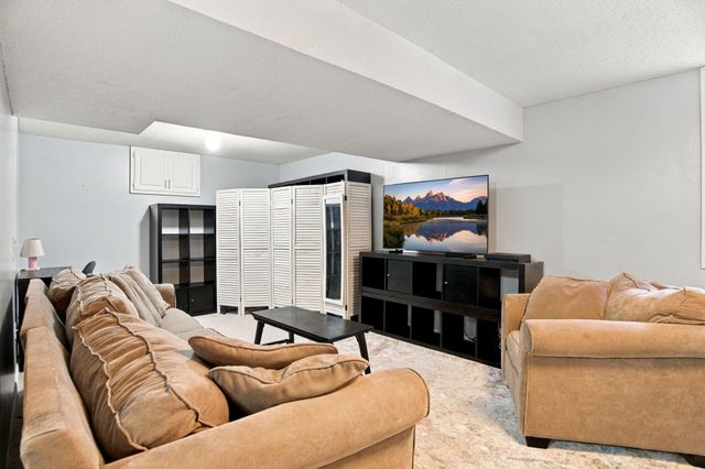 10626 Daisy Circle, Bloomington, MN 55438