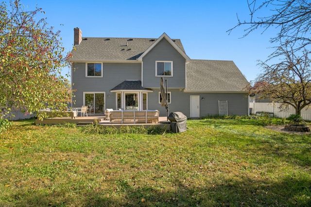 10626 Daisy Circle, Bloomington, MN 55438