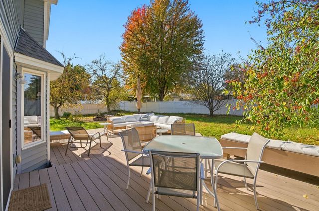 10626 Daisy Circle, Bloomington, MN 55438