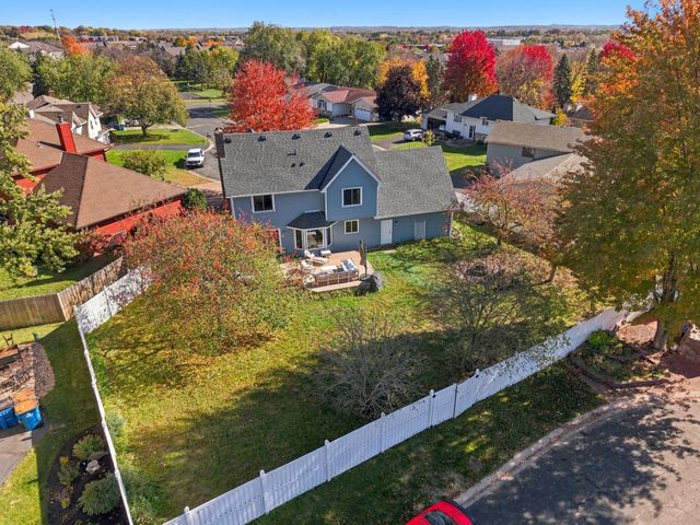 10626 Daisy Circle, Bloomington, MN 55438