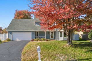 10626 Daisy Circle, Bloomington, MN 55438